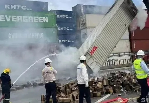 突發！深圳蛇口集裝箱碼頭貨柜起火！船公司再次發布重要通知