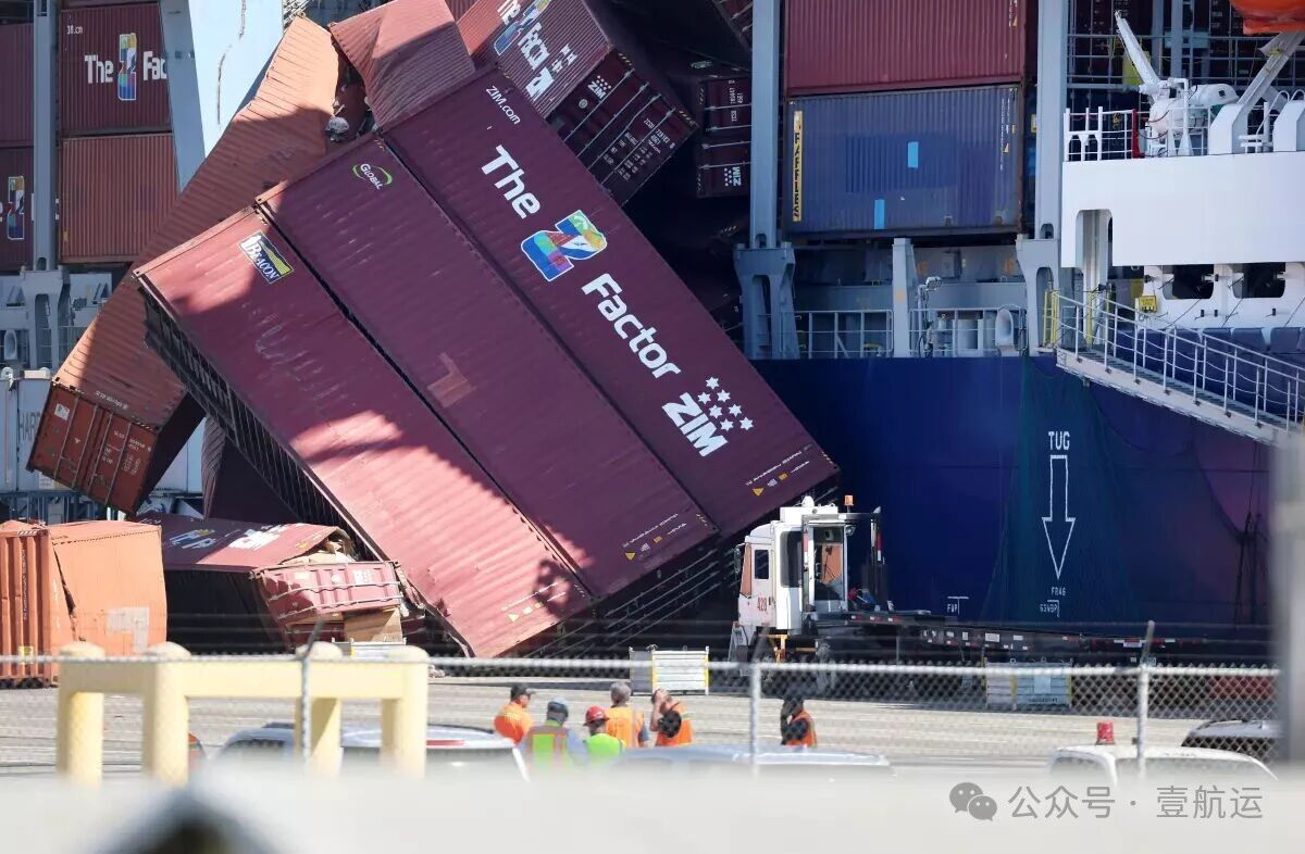 突發(fā)！以星美西快線ZEX一集裝箱船在洛杉磯港發(fā)生嚴(yán)重堆垛倒塌，數(shù)十個(gè)貨柜墜海